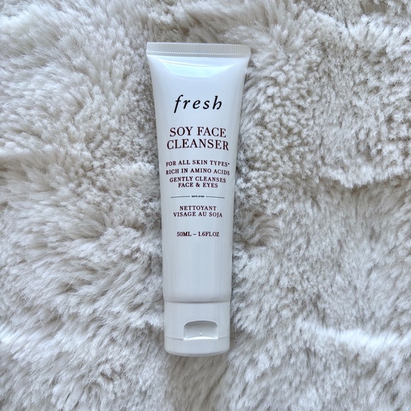 Fresh Soy Hydrating Gentle Face Cleanser 50 ml - Picture 3 of 3